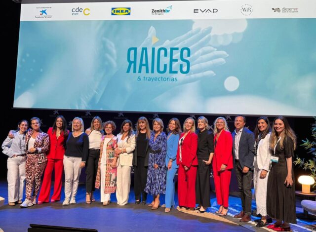 La_vicepresidenta_Camarero_aboga_por_la_visibilidad_del_talento_femenino_y_el_liderazgo_de_las_mujeres_para_lograr_la_igualdad_real.jpg