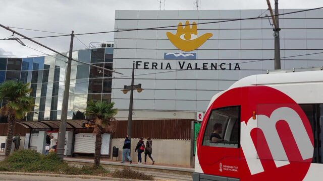 Metrovalencia_Implementa_Servicios_Especiales_de_Tranvia_para_Facilitar_el_Acceso_a_Cuatro_Importantes_Certamenes_en_Feria_Valencia.jpg