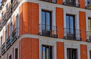 Propietarios y gestores afrontan incertidumbre por medidas de vivienda sin desarrollar