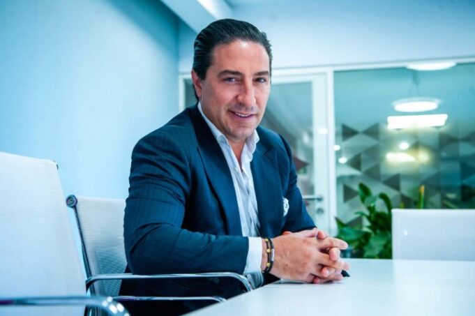 Gran Vía consolida su circuito de pantallas LED bajo el liderazgo de Josué Reyzabal