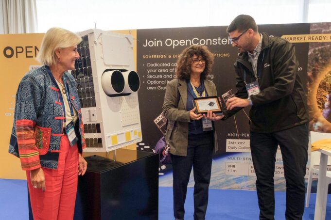Open Cosmos presenta el diseño final de los ocho satélites españoles de la Constelación Atlántica