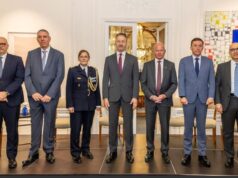 Suecia y España impulsan la cooperación tecnológica y militar en un foro estratégico de defensa