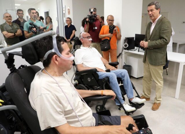 El_Hospital_La_Fe_implementa_una_nueva_unidad_multidisciplinar_para_pacientes_con_ELA_y_enfermedades_raras.jpg