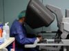 El Hospital La Fe introduce la cirugía robótica para el reimplante de tejido ovárico por primera vez en España