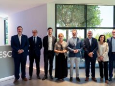 José Díez y Marián Cano realizan una visita a la empresa Ubesol en Atzaneta de Albaida