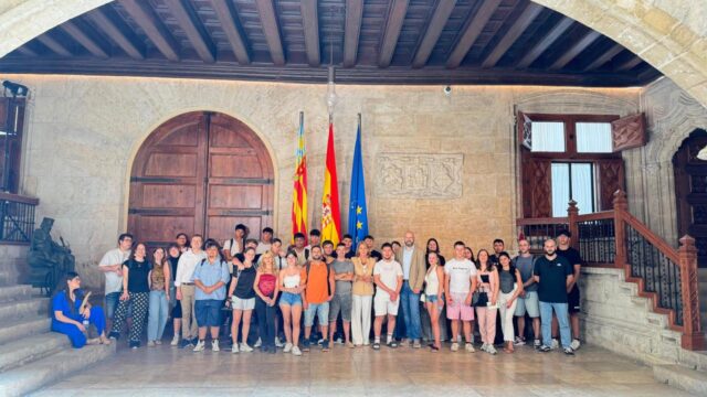 La_Vicepresidenta_Susana_Camarero_Elogia_el_Progreso_de_Jovenes_del_Programa_Jove_Oportunitat.jpg