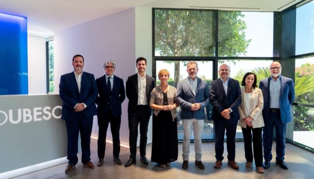 Visita_de_Jose_Diez_y_Marian_Cano_a_las_instalaciones_de_Ubesol_en_Atzeneta_dAlbaida.jpg