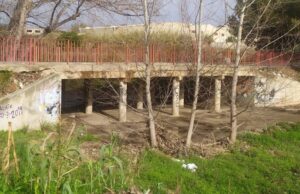 Maniatado, ensangrentado y abandonado a las afueras de Manises