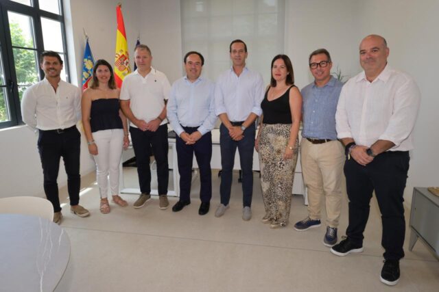 El_Consell_de_la_Generalitat_Valenciana_confirma_su_compromiso_en_aumentar_residencias_y_centros_de_dia_para_personas_mayores.jpg