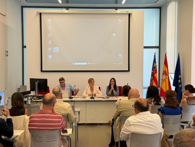 El Observatorio del Comercio Valenciano establece el calendario de aperturas comerciales para 2027