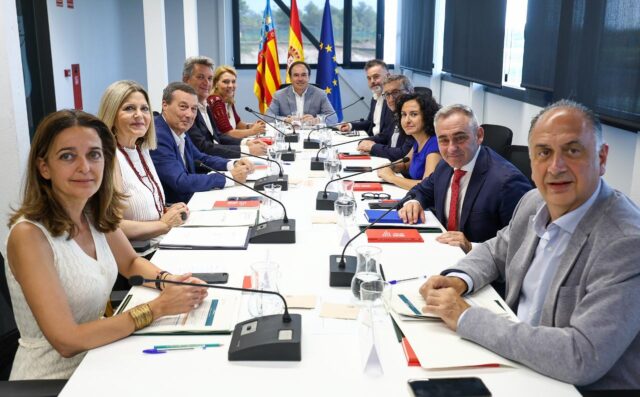 El_President_Perez_Llorca_presidio_el_Pleno_del_Consell_en_conmemoracion_del_321_aniversario_de_La_Nucia.jpg