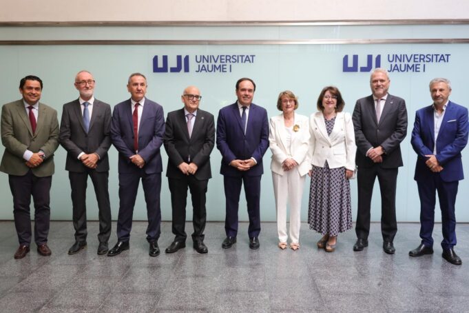 El President Pérez Llorca resalta la importancia de la excelencia académica en la toma de posesión del nuevo Rector de la Universitat Jaume I