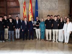 El president de la Generalitat Valenciana recibe al equipo de Formula Student UPV, ganador de la prestigiosa competición internacional de automoción