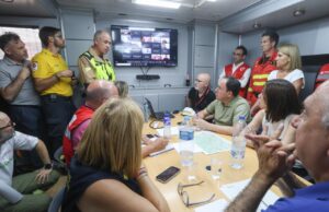 El president de la Generalitat coordina las labores de extinción del incendio en La Vall d’Uixó