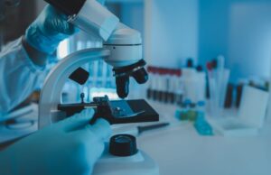 Una plataforma de inteligencia artificial y robótica modernizará los laboratorios de FIV de IVI RMA