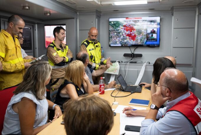 La Generalitat Continúa con la Evacuación y Confinamiento en Zonas Afectadas por el Incendio de La Vall d’Uixó