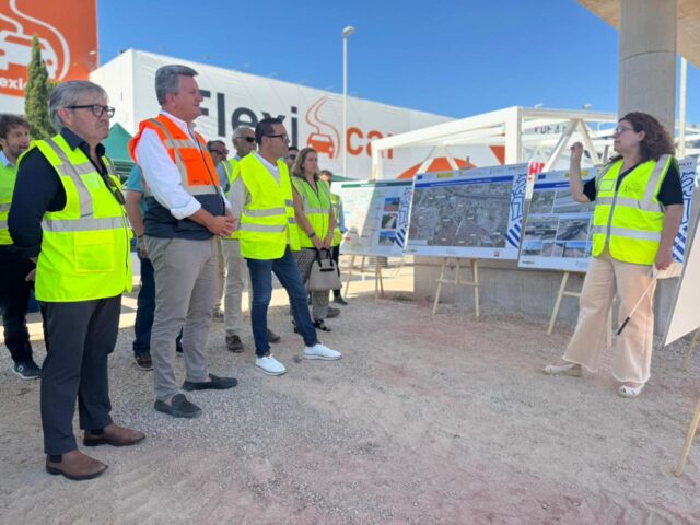 La_Generalitat_concluye_las_obras_de_la_pasarela_ciclopeatonal_sobre_la_V-31_que_conectara_lHorta_Sud_con_Pinedo.jpg