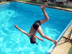 Los especialistas del Hospital La Fe alertan sobre el riesgo de tetraplejia por zambullidas imprudentes en verano