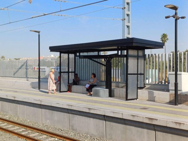 Mejoras_en_la_estacion_de_Paiporta_Nuevas_marquesinas_para_el_confort_de_los_viajeros_en_Metrovalencia.jpg