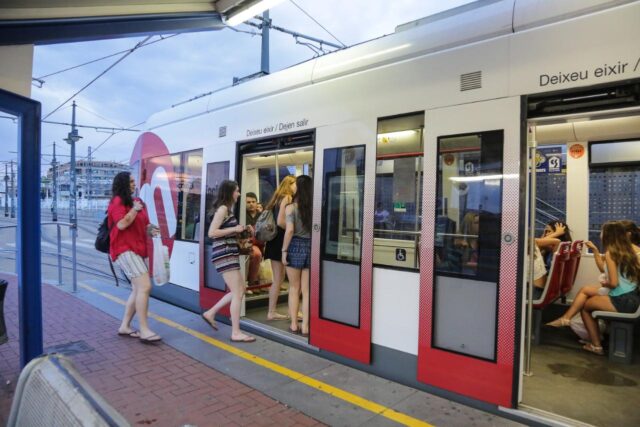 Metrovalencia_implementa_servicio_nocturno_para_facilitar_la_movilidad_en_la_Gran_Nit_de_Juliol.jpg