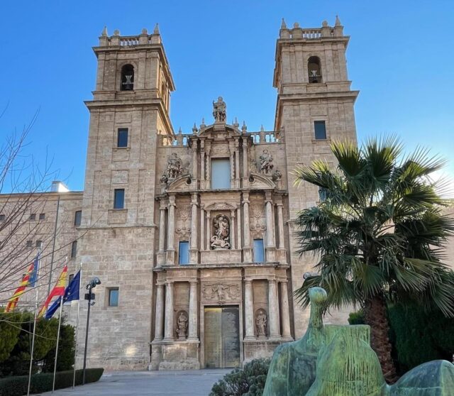 La_Biblioteca_Valenciana_Anuncia_la_Programacion_de_Clubs_de_Lectura_para_la_Temporada_2026-2027.jpg