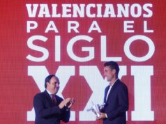 Juanfran Pérez Llorca reconoce al tenista Roberto Bautista con un premio de la Comunitat Valenciana