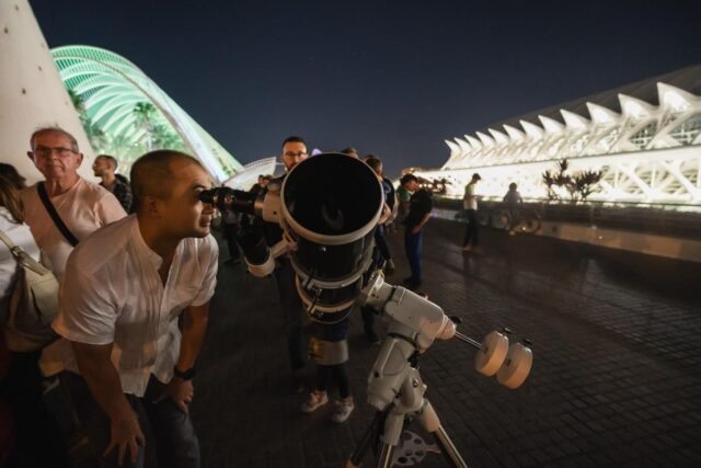 La_Ciutat_de_les_Arts_i_les_Ciencies_Anuncia_Observaciones_Astronomicas_y_Encuentros_Cientificos_para_Septiembre.jpg
