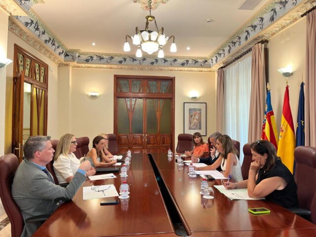 La_consellera_de_Justicia_Nuria_Martinez_se_reune_con_autoridades_judiciales_de_Castellon_para_abordar_la_congestion_de_los_juzgados.jpg