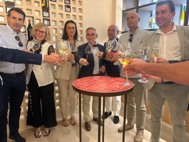 Miguel_Barrachina_resalta_el_crecimiento_del_vino_valenciano_con_exportaciones_de_269_millones_de_euros_y_apoyo_para_su_modernizacion.jpg