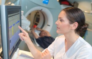 Madrid logra reducir en 38.000 pacientes la espera para consultas y pruebas diagnósticas