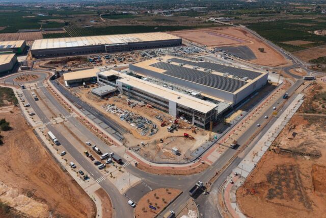 El_Consell_aprueba_una_subvencion_de_4_millones_de_euros_para_Edwards_Lifesciences_en_Moncada.jpg