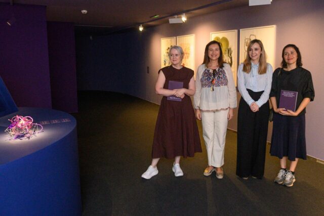 El_IVAM_Inaugura_la_Exposicion_de_Melanie_Smith_sobre_la_Extincion_y_la_Relacion_entre_Especies.jpg