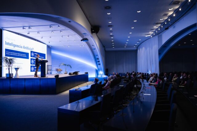 El_Museu_de_les_Ciencies_organiza_una_conferencia_sobre_el_impacto_de_la_IA_en_la_educacion.jpg