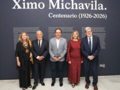 El President de la Generalitat visita la exposición conmemorativa de Ximo Michavila en Valencia