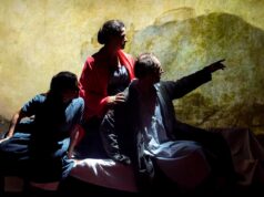El Teatre Rialto de Valencia presenta el espectáculo de despedida ‘Col·lorari’ de Bambalina Teatre Practicable