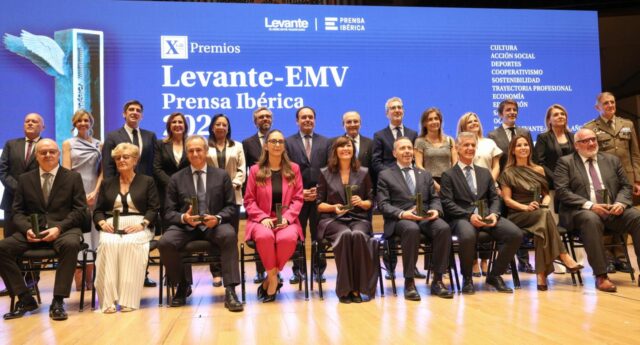 El_president_Perez_Llorca_cierra_la_decima_edicion_de_los_Premios_Levante-EMV_destacando_la_contribucion_a_la_sociedad_valenciana.jpg