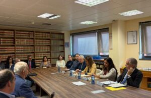 Nuria Martínez subraya la importancia de la investigación universitaria en la defensa de los derechos de las víctimas del terrorismo