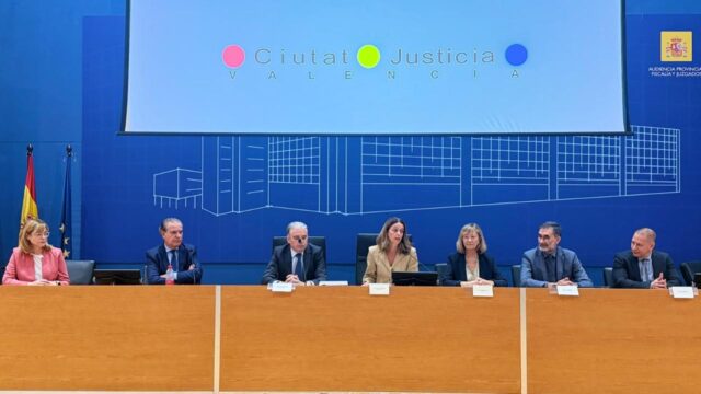 Recepcion_de_fiscales_eslovenos_en_la_Ciudad_de_la_Justicia_de_Valencia.jpg